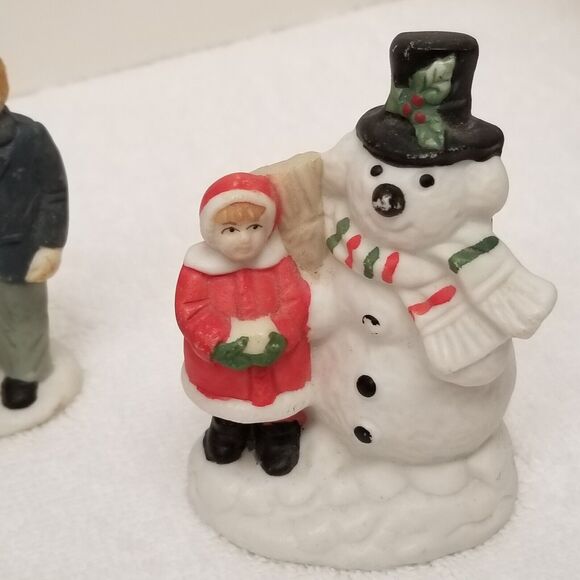 Christmas figurines the Lenox piece with the lamp has been repaired - Picture 5 of 12
